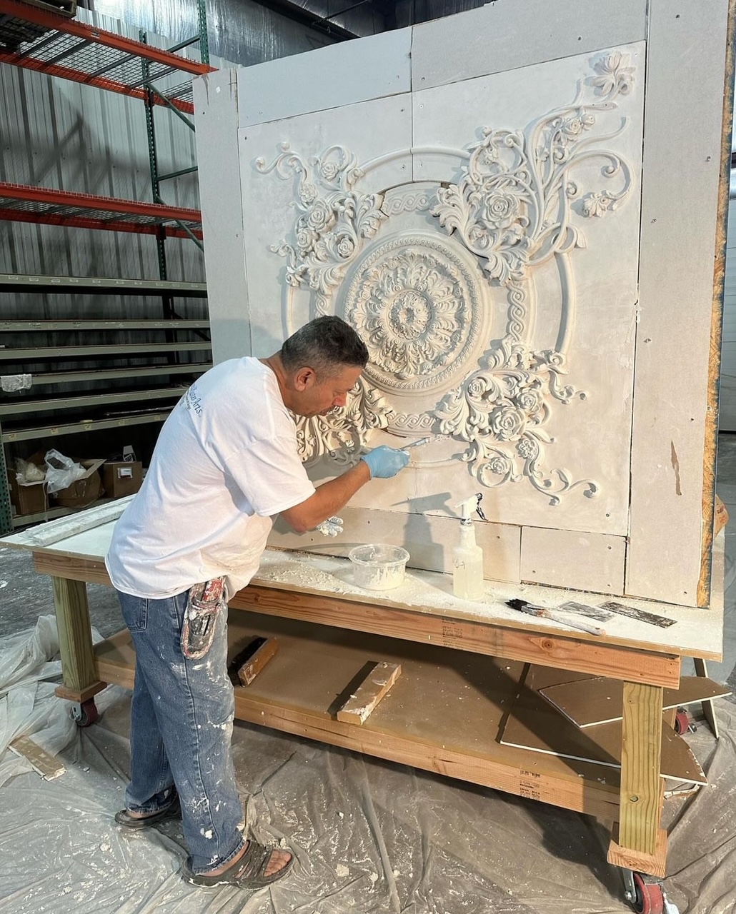 Crafting Exquisite Plaster Artistry, One Wall at a Time.